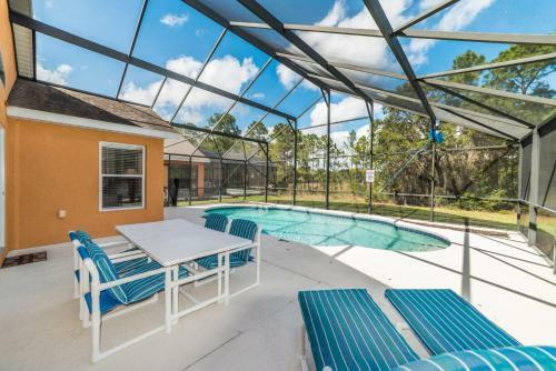 Adorable 3 Bedroom 2 Bath Villa With Conservation View