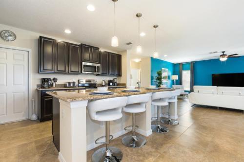 Villa 5 Bedroom Home At Laurel Estates 276