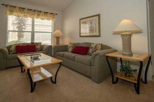 Lovely Hampton Lakes 4 Bed 3 Bath Pool Home In Davenport Fl