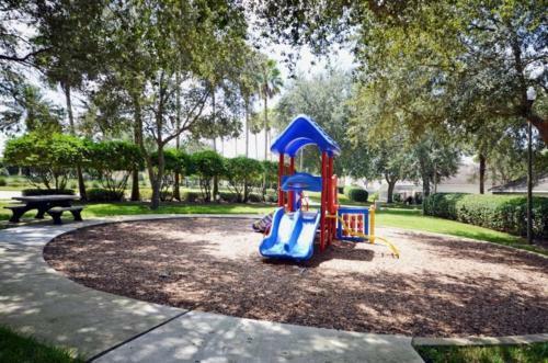 Lovely Hampton Lakes 4 Bed 3 Bath Pool Home In Davenport Fl