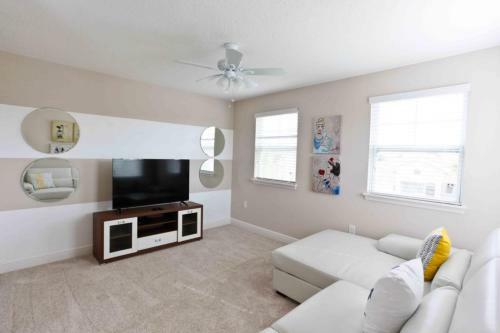 Oaktree Home #267381 Home