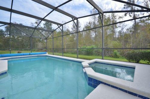 Extravaganza Pool Disney Cottage