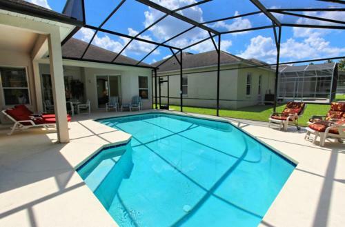 Beautiful Luau Pool Villa Next Disney World