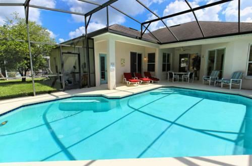 Beautiful Luau Pool Villa Next Disney World
