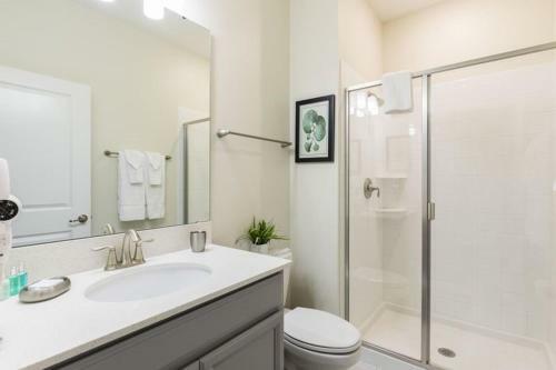 Modern 4 Bed 3 Bath Townhome In Championsgate Golf Resort