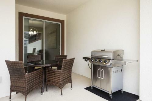 Modern 4 Bed 3 Bath Townhome In Championsgate Golf Resort