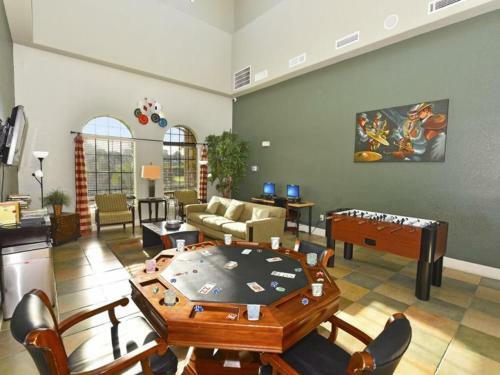 3 Bedroom 3 Bath Condo Close To The Attractions