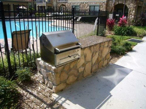 3 Bedroom 3 Bath Condo Close To The Attractions