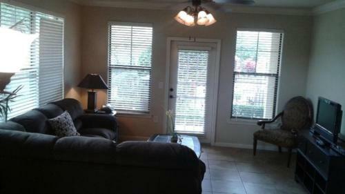 3 Bedroom 3 Bath Condo Close To The Attractions