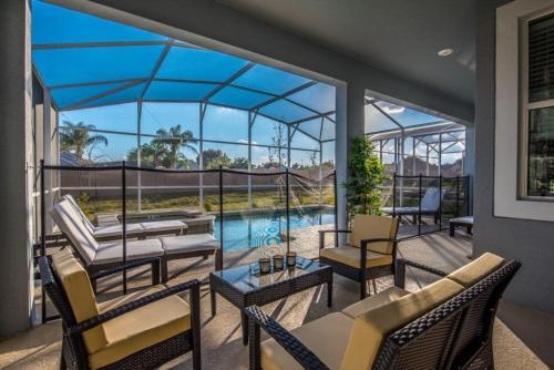 Six-bedroom Champions Villa 6261