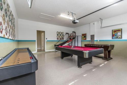 Villa On Rolling Fairway 8541e