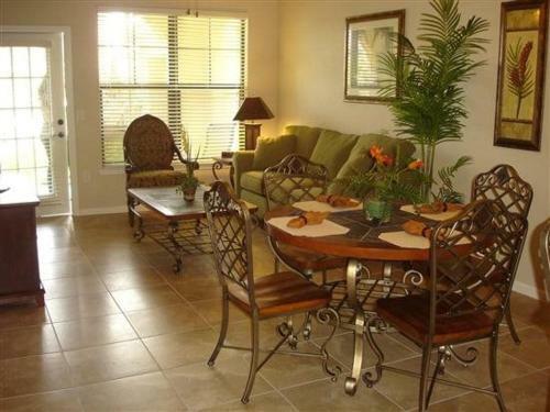 Ground Floor 4 Bedroom 3 Bath Condo Sleeps 10