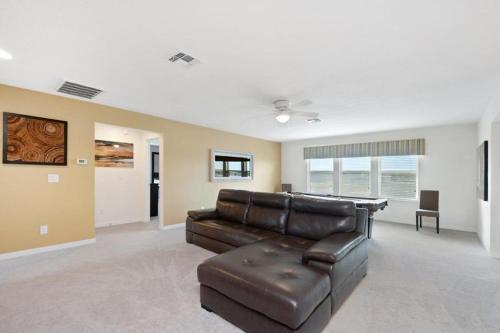 Ground Floor 4 Bedroom 3 Bath Condo Sleeps 10