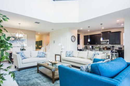 Modern Vacation Single Home With Themed Bedrooms Cg1593