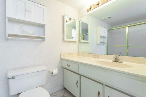 Apartamento Blue Surf 404, 2 Bedrooms, Sleeps 6, Beach Front
