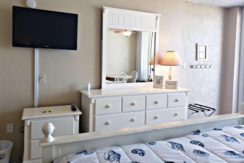 Pirates Cove Condo Unit #417