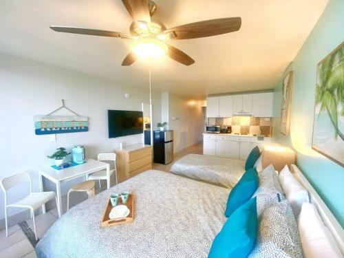Hotel Pirates Cove Resort Studios!