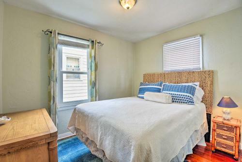 Cozy Coastal Escape With Yard, 1 Block To Beach