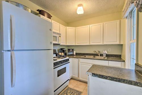 Cozy Coastal Escape With Yard, 1 Block To Beach