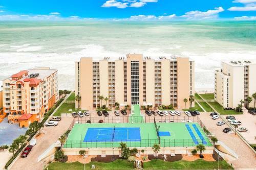 Shores Club - 305