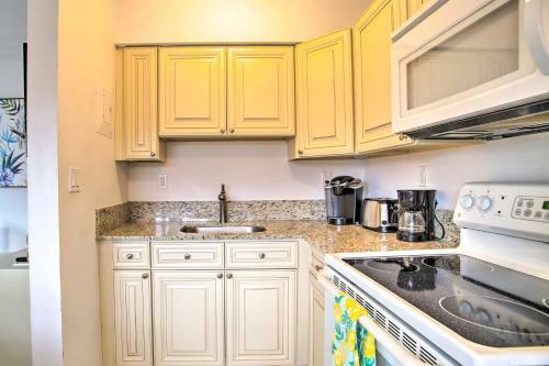 Apartment With Pool, 1-block Walk To Deerfield Beach