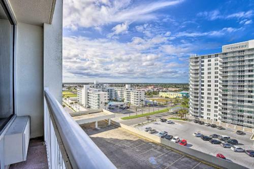 Apartamento 10th-floor Studio On Beach, Walk To Dining!