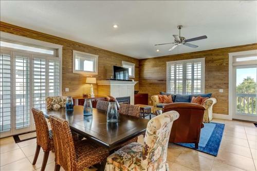 2319 S Fletcher Home Home