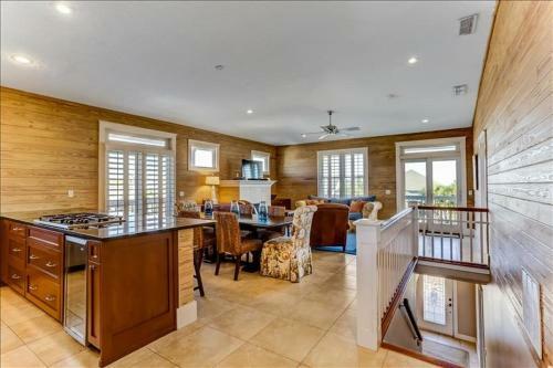 2319 S Fletcher Home Home