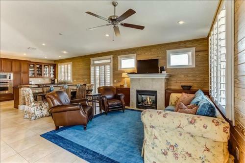 2319 S Fletcher Home Home