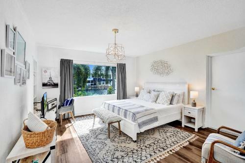 Aqua View Manor
