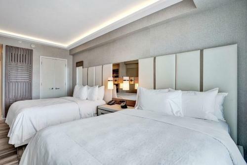 Luxury Condo With Daily C