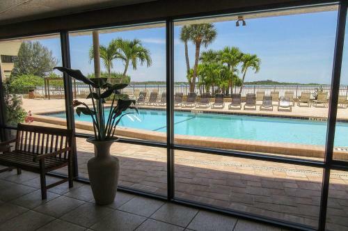 Apartamento Carlos Pointe 421 Condo