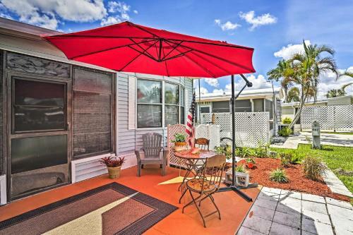 Quiet And Charming Home With Pond View - 4mi To Beach!