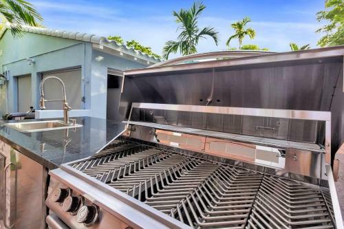 Relaxing Hideaway House- 1.5 Miles To Las Olas & Beach