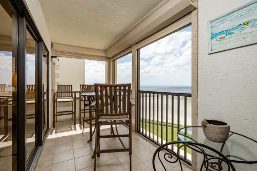 Apartamento Sandarac B610, 2 Bedrooms, Pool Access, Beach Front, Sleeps 4