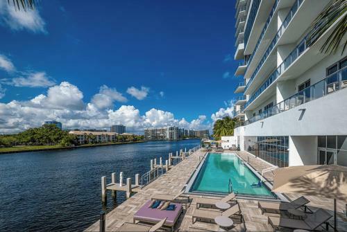 Apartamento 5 Breathtaking Front Ocean View: Brand New 2br