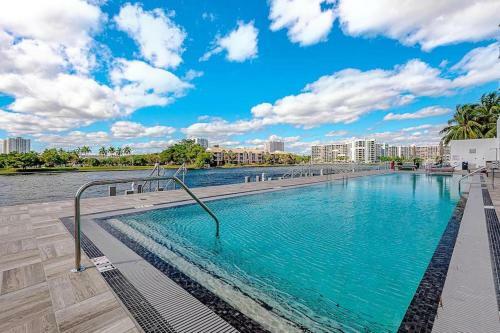 Apartamento 5 * Amenities Luxury 3 Br - Front Intercostal View