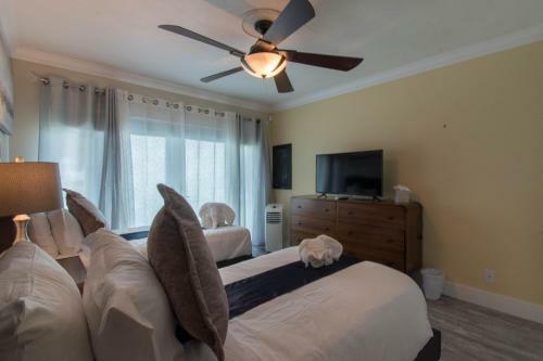 Private Pool 3br All New Modern Furniture