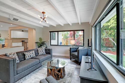 Trendy Renovated 4 Br Home W/ Heated Pool