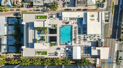 Costa Hollywood Beachfront Rooftop Pool