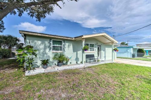Canalfront Hudson Home With Private Dock And Yard!