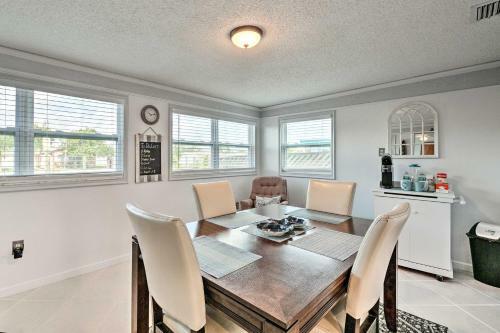 Canalfront Hudson Home With Private Dock And Yard!