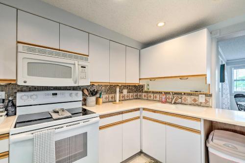 Canalfront Hudson Home With Private Dock And Yard!