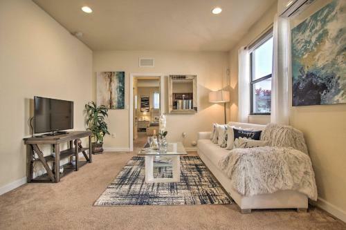Bright South Florida Getaway Near Parks And Bay