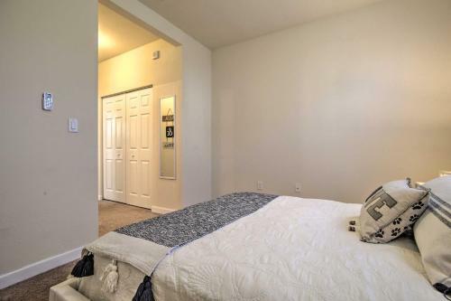 Bright South Florida Getaway Near Parks And Bay