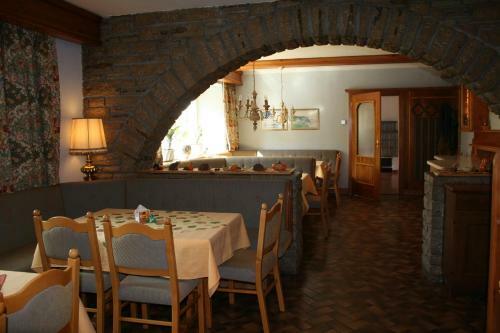 Hostal Gasthaus �berfuhr