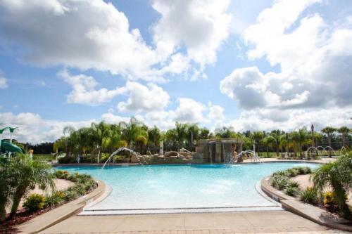 8960 Paradise Palms