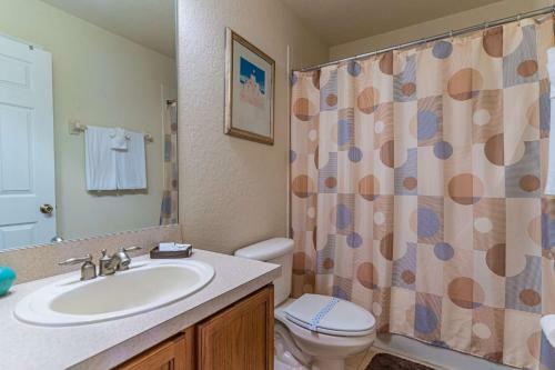 2633 Trafalgar Village