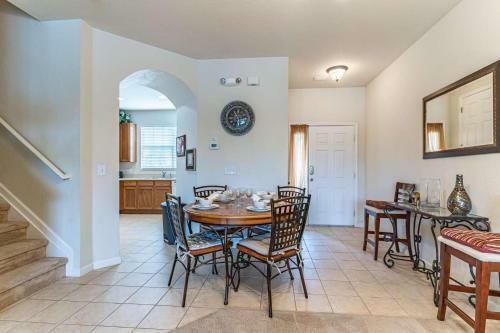 2633 Trafalgar Village