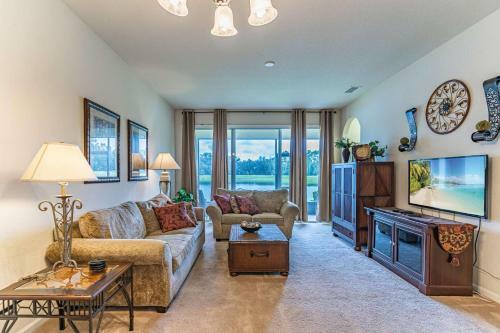 2633 Trafalgar Village